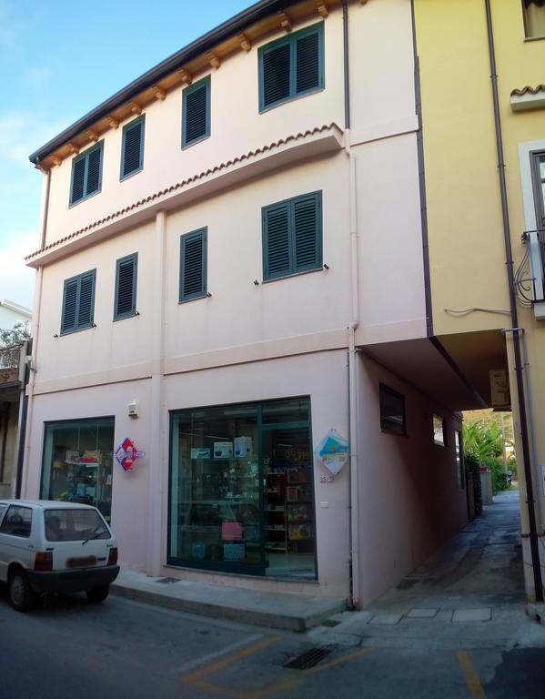Appartamenti Vacanze Mareemare 카포오를란도 외부 사진